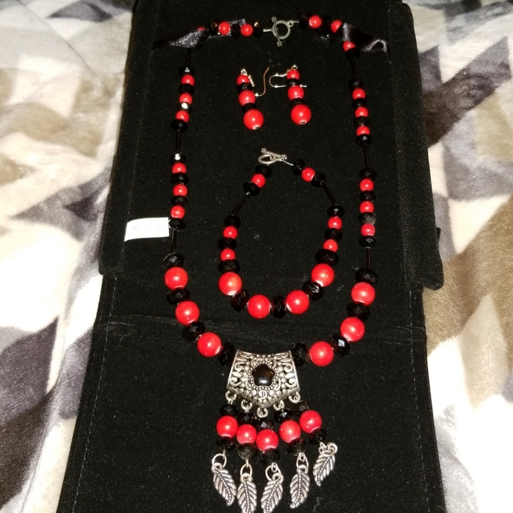 Beaded necklace set